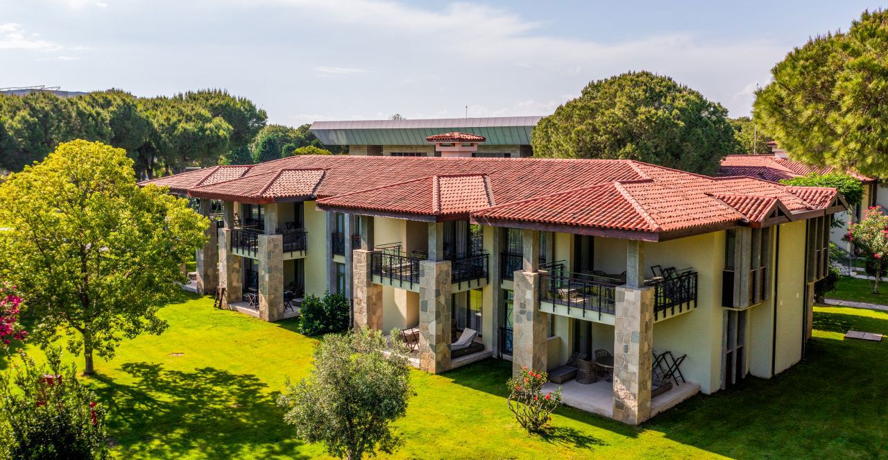 Gloria Villa
