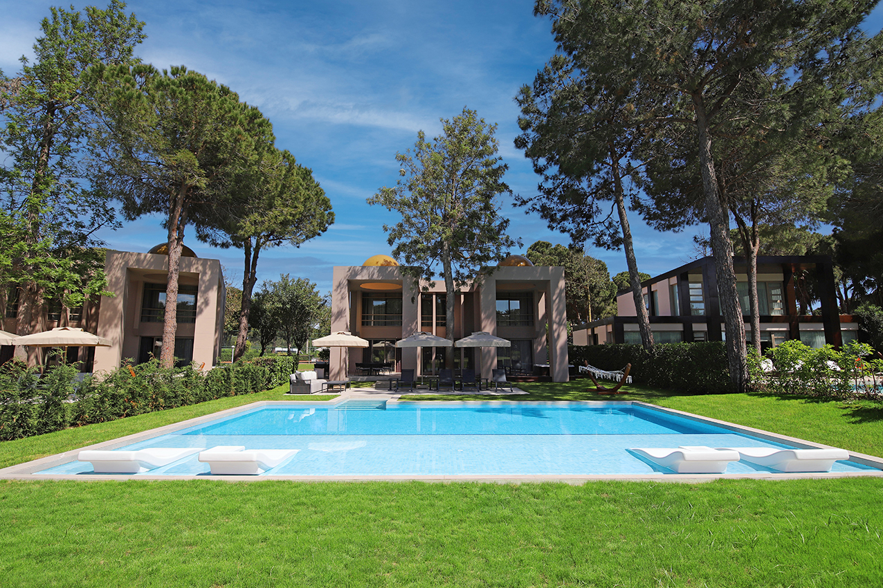 Queen and King Villa