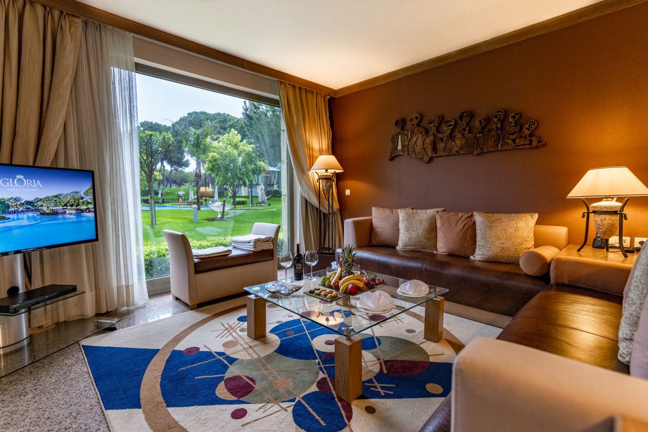 Select Villa